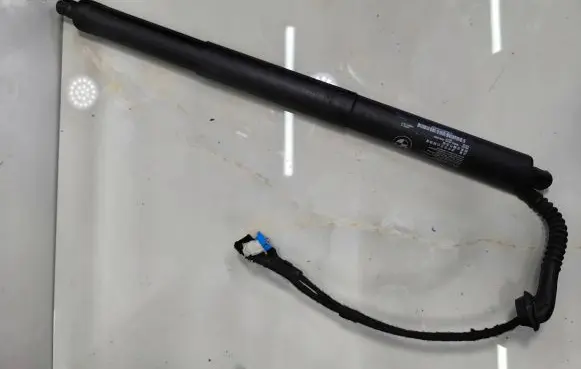 BMW X5 F15 Tailgate strut 961745 H09V
