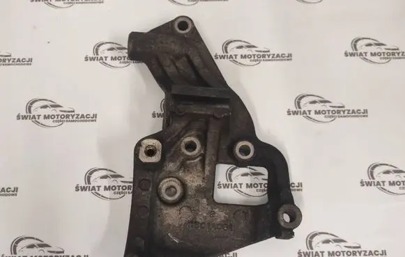 Mitsubishi Outlander Generator/alternator bracket 1801A061