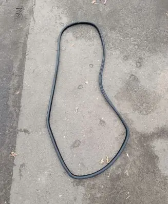 Rear door rubber seal (on body)