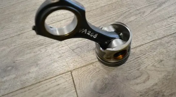 Mercedes-Benz Sprinter W906 Piston with connecting rod 8349F