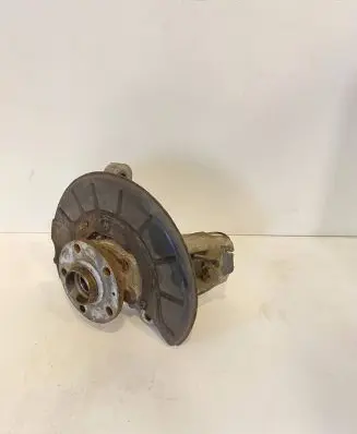 Volkswagen PASSAT B7 Front wheel hub