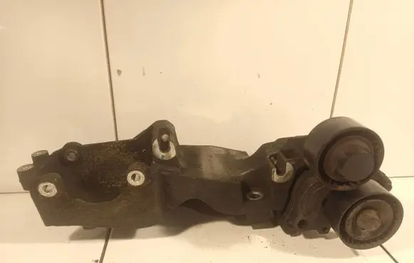 Renault Trafic II (X83) Generator/alternator bracket 8200527320