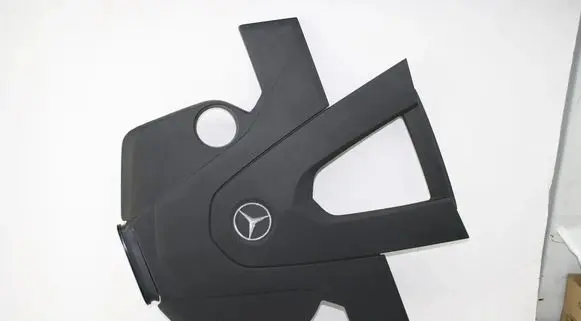 Mercedes-Benz C W205 Engine cover (trim) A2760107506
