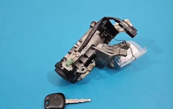 Toyota Corolla E110 Ignition lock 45020-05-2 IMPRK1543270