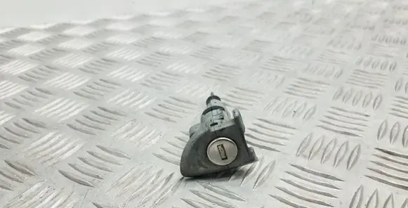 Volkswagen PASSAT B7 Front door lock (next to the handle) 3C0837167B