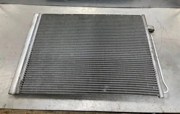 BMW X5 E70 Coolant radiator 7585036 17117585036