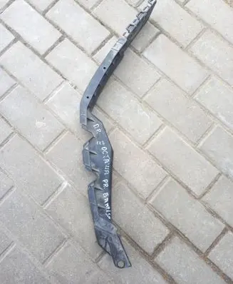 Skoda Octavia Mk2 (1Z) Front bumper mounting bracket 1Z0807184