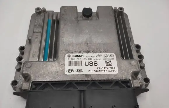 KIA Ceed Engine control unit/module 391402A860 EDC17C57 0281032115