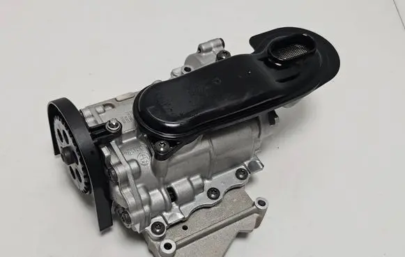 BMW M5 F90 Oil pump 7852262 7852264