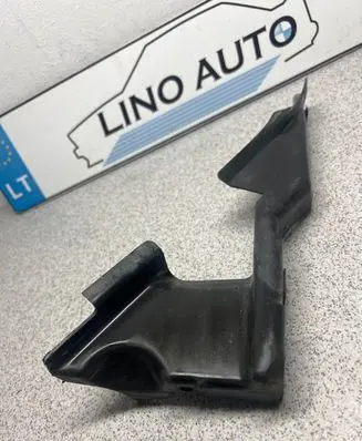 BMW 5 E39 Engine mounting bracket 8222130