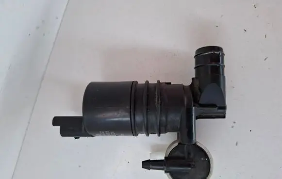 Citroen DS5 Windscreen/windshield washer pump 9643447980