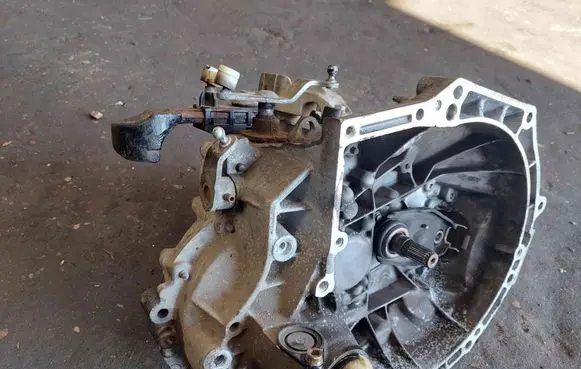 Peugeot 208 Automatic gearbox 20CR03 BWM5 1074110