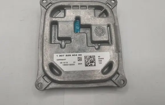 Peugeot 308 Xenon control unit/module 130732940400 10EEG122222 10EFG122222