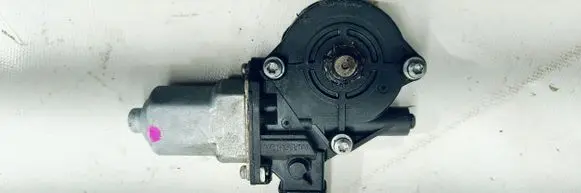 Subaru Outback (BS) Rear window lifting mechanism without motor