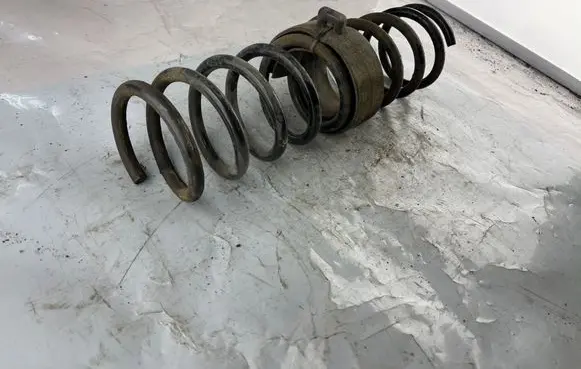 BMW 7 E38 Front coil spring
