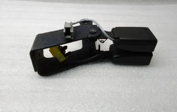 Volvo XC60 Middle seatbelt buckle (rear) 39838367 20200420