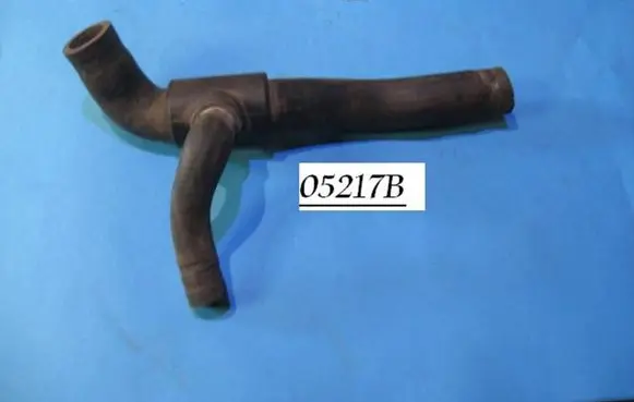 Volkswagen Golf III Engine coolant pipe/hose 05217B