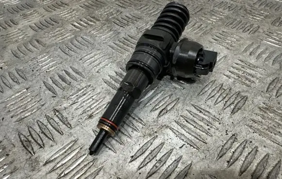 Audi A4 S4 B7 8E 8H Fuel injector 0414720229