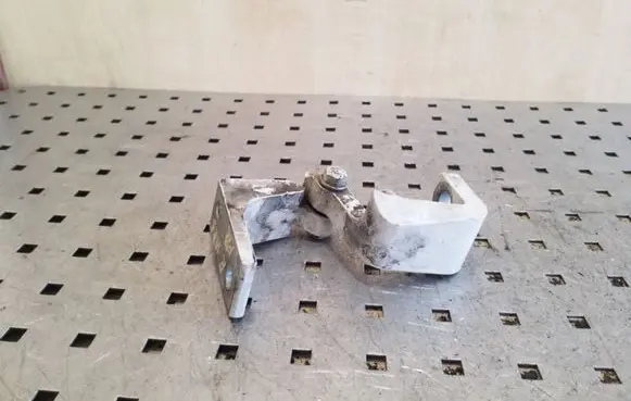 Volkswagen Transporter - Caravelle T5 Front door upper hinge 7H0831402B
