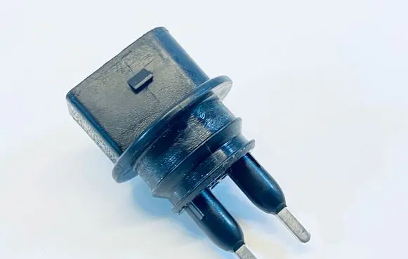 Volkswagen PASSAT B6 Windshield washer fluid level sensor 7M0919376