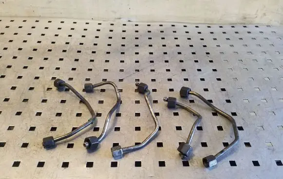 Citroen DS4 Fuel injector supply line/pipe 