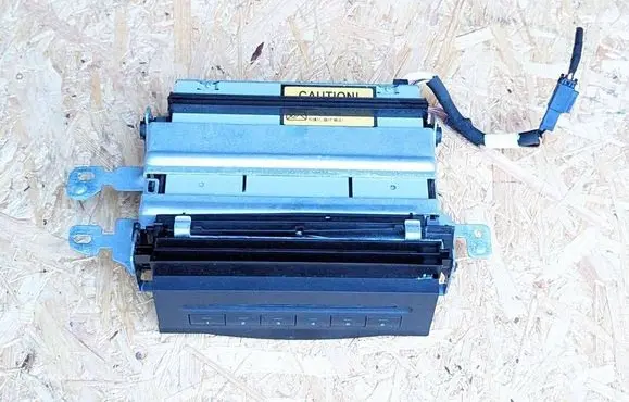 Mercedes-Benz R W251 CD/DVD changer 