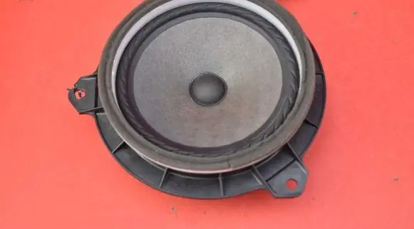 Toyota Avensis Verso Subwoofer speaker 86160-0D180