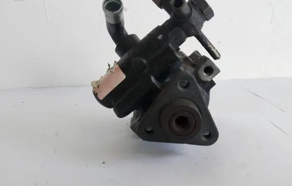 Opel Vectra B Power steering pump 26043285