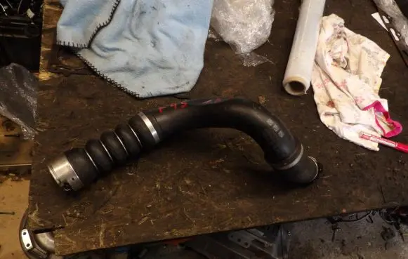 BMW 2 F45 Intercooler hose/pipe