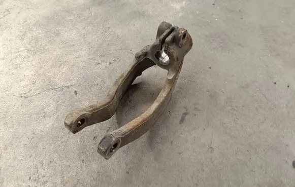 BMW X6 E71 Lower shock absorber bracket 6775085
