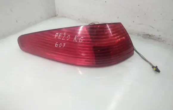 Peugeot 607 Rear/tail lights