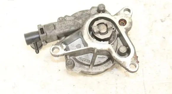 Renault Trafic II (X83) Vacuum pump