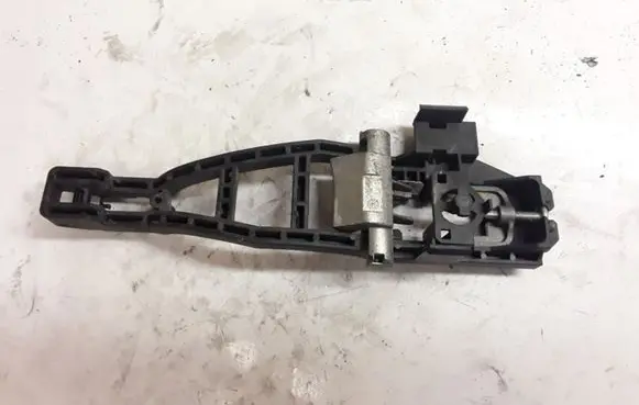 Rear door exterior handle/bracket