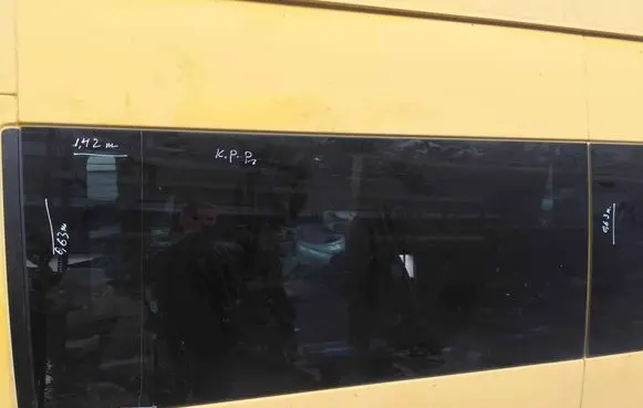 Ford Transit Side middle window/glass 