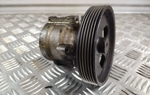 Volvo S40, V40 Power steering pump