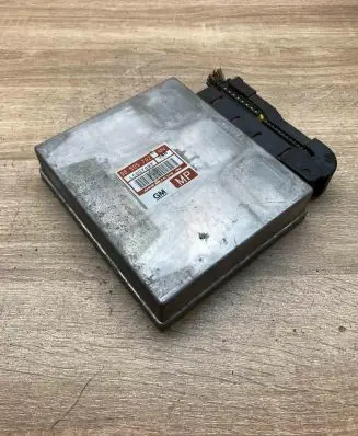 Opel Vectra B Engine control unit/module ECU 90505792 LC007997 548