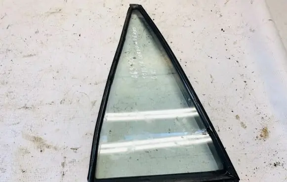 Toyota Corolla Verso E121 Rear vent window glass 