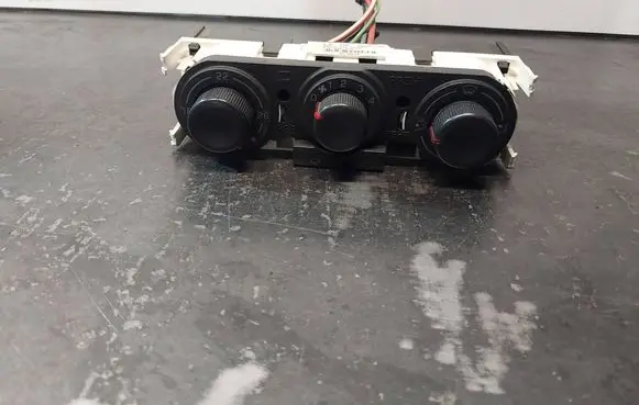 Seat Ibiza III (6L) Climate control/heater control trim 6L0820045