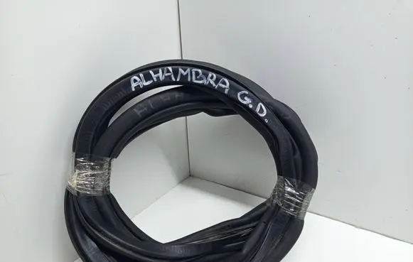 Seat Alhambra (Mk2) Rear door rubber seal (on body) 7N0867913F