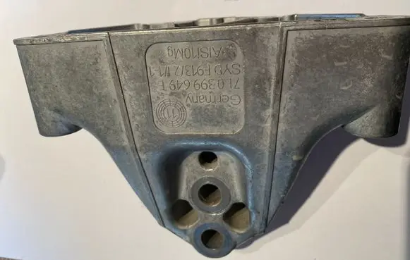 Audi Q7 4L Gearbox mount 7L0399649E