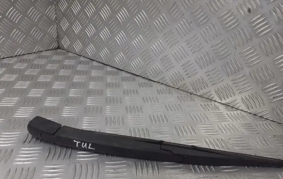 Toyota Corolla Verso E121 Rear wiper blade arm