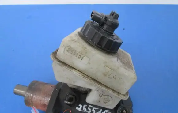 Volkswagen Polo II 86C 2F Master brake cylinder
