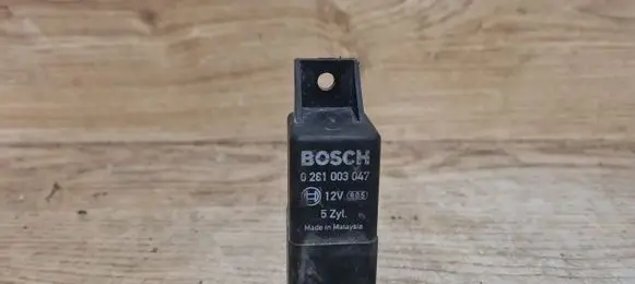 Volvo XC60 Glow plug pre-heat relay 0281003047 30785663