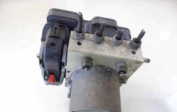 Skoda Fabia Mk3 (NJ) ABS Pump 6C0614517K