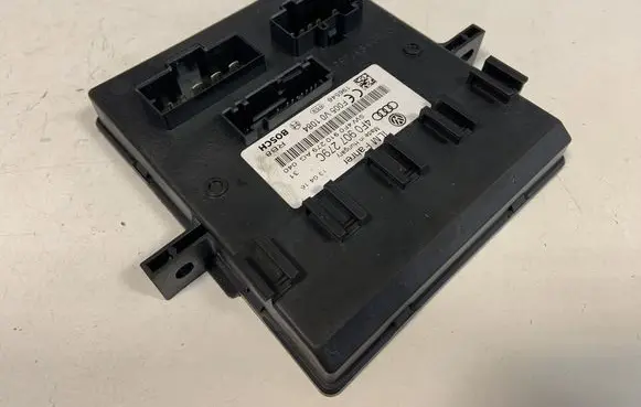 Audi Q7 4L Comfort/convenience module 4F0907279C 4F0910279AG