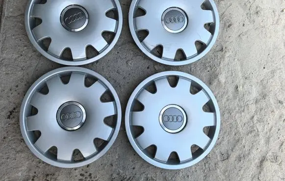 Audi A6 S6 C5 4B R16 wheel hub/cap/trim 4B0601147C