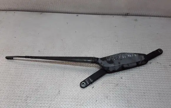 Nissan Almera Tino Front wiper blade arm
