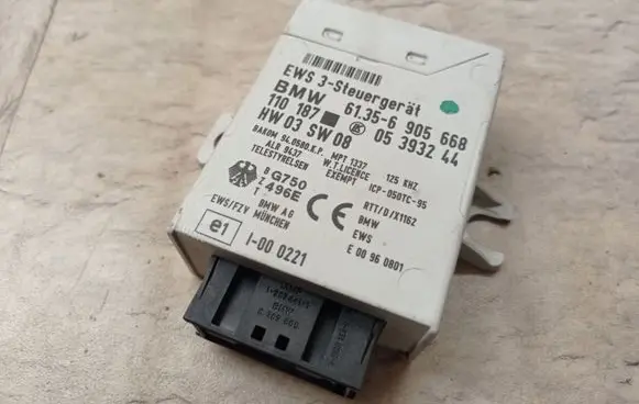 BMW 5 E39 Immobilizer control unit/module 61356905668 6905668