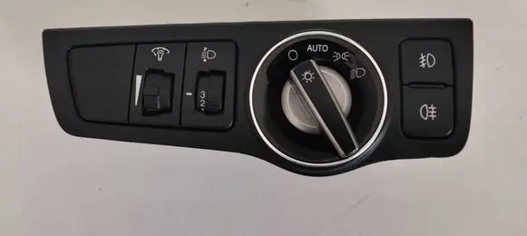 Hyundai i40 Light switch 933003Z950