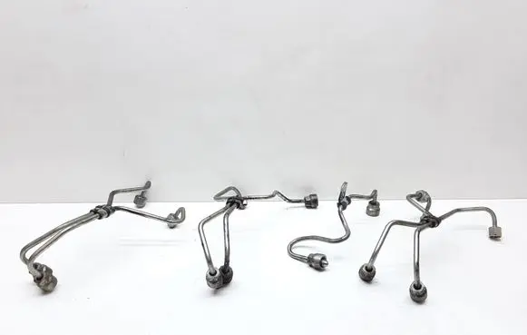 Volvo V70 Fuel injector supply line/pipe 